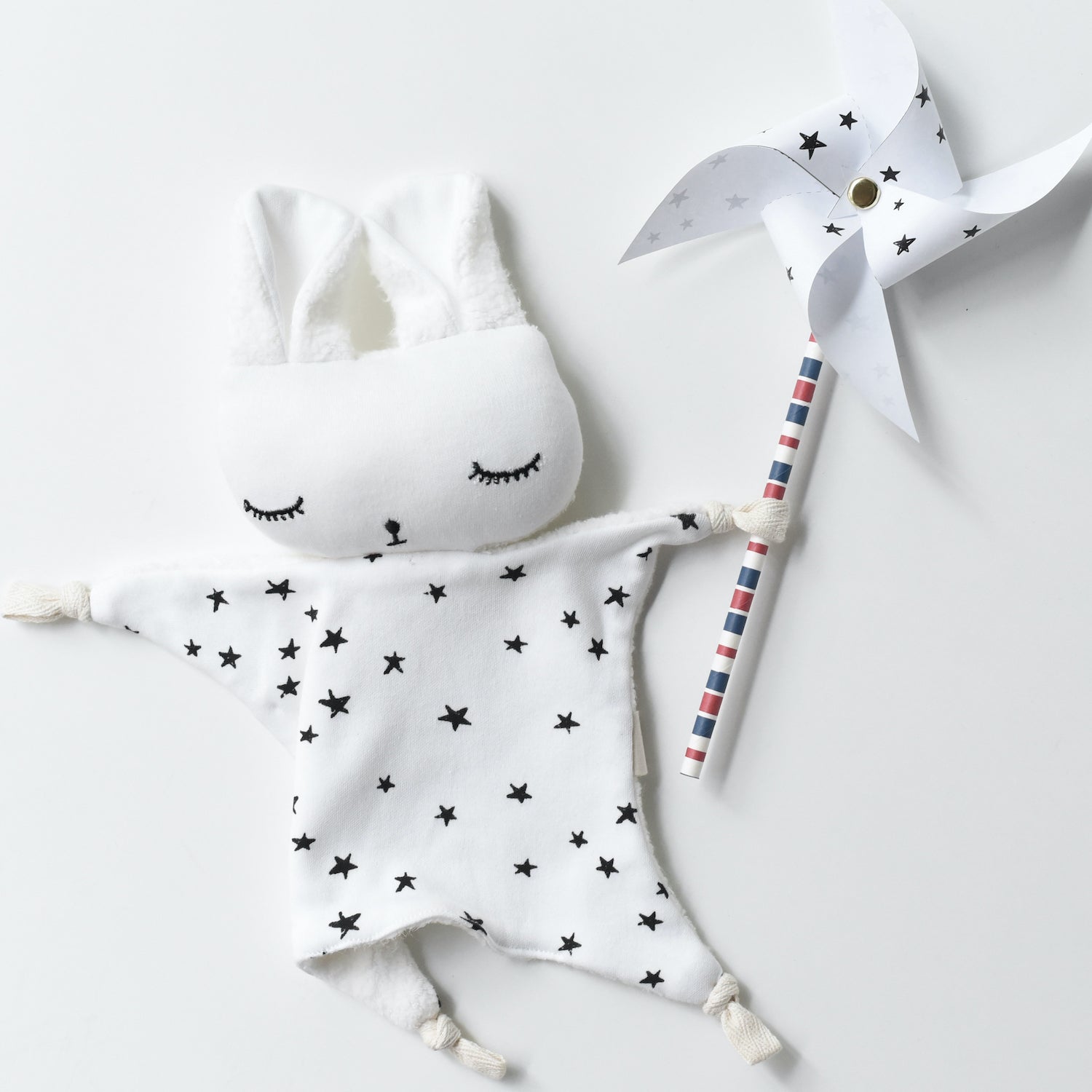 Stars and Stripes Pinwheel Craft for Summer – Wee Gallery