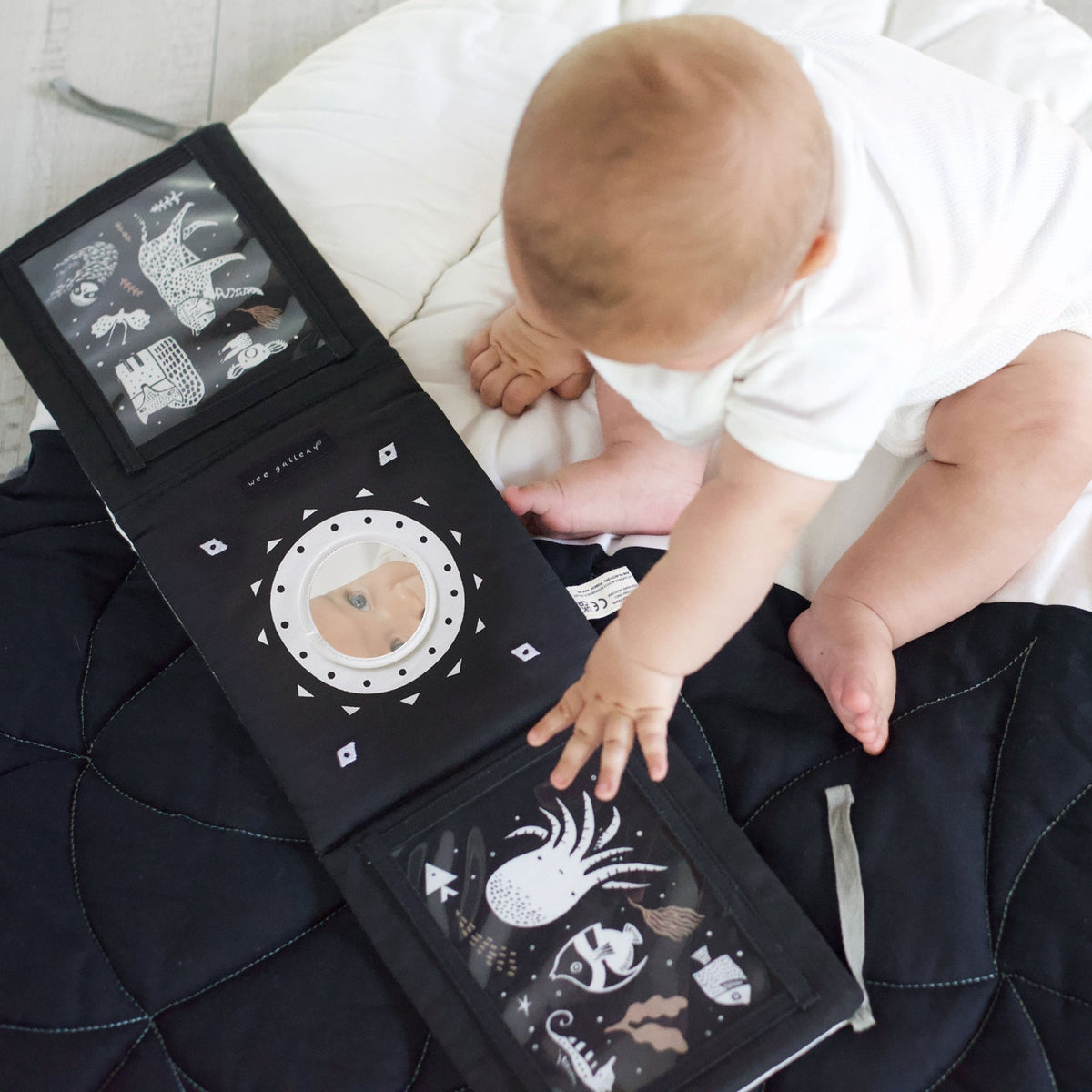 Tummy Time Gallery - Newborn, Infant, Baby High Contrast Mat – Wee Gallery